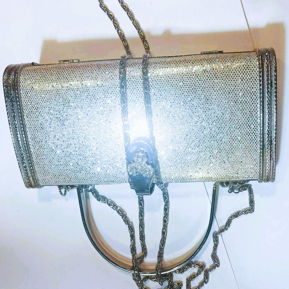 ✨ Metallic Silver Evening Clutch – New, Long Chain, 11x20 cm, 3 Compartments
